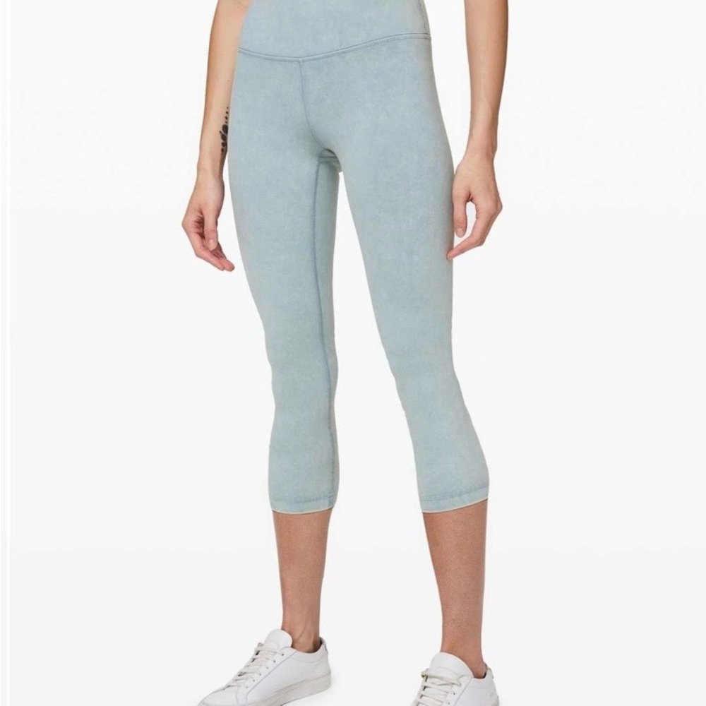 Lululemon Athletica washed chambray “snow washed” 21” capri